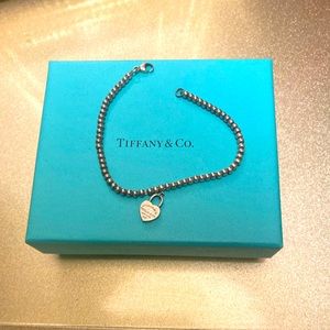 Tiffany & Co. Return to New York Heart Charm Bead Bracelet